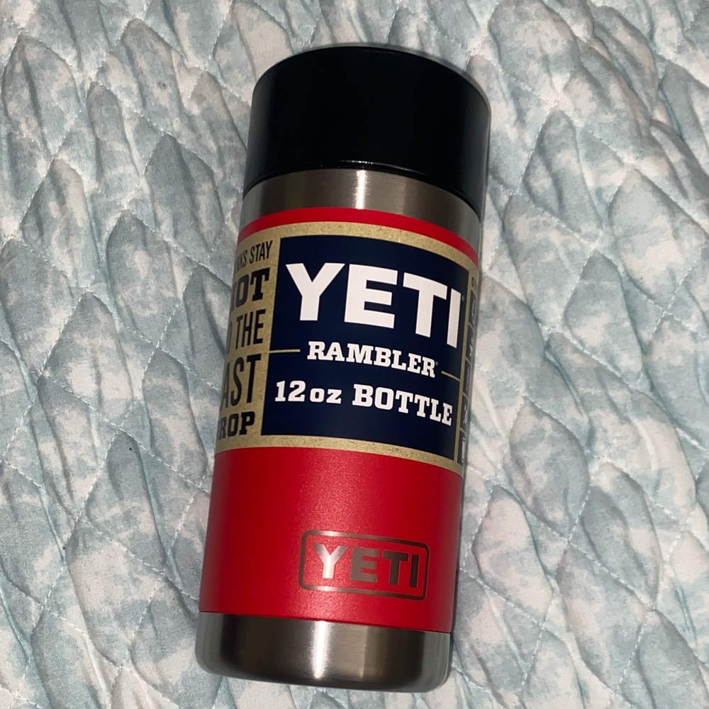 Yeti 12oz Rambler Bottle with Hotshot Cap in Rescue Red